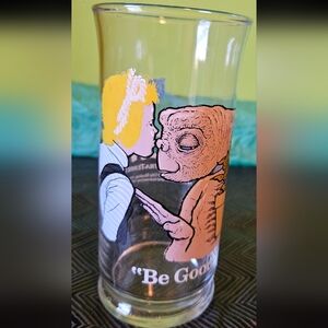 1982 E.T. PIZZA HUT DRINKING GLASS UNIVERSAL